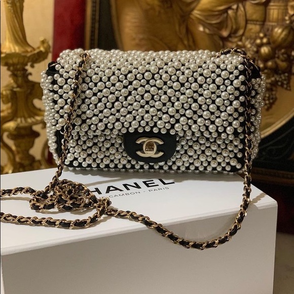 CHANEL Mini Pearl Flap Bag - Picture 4 of 11